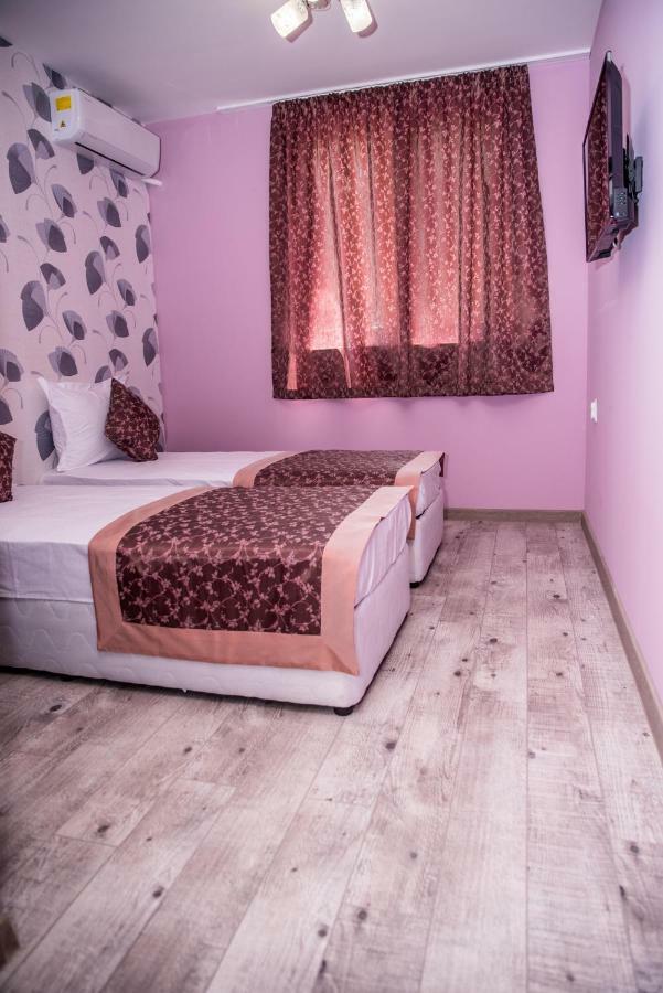 Апартамент България Със Свободна Зона За Паркиране Veliko Turnovo Bagian luar foto
